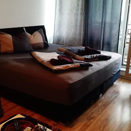 Tolle Private 2-Zimmer Wohnung Im Szene Bezirk Berlin-Friedrichshain
